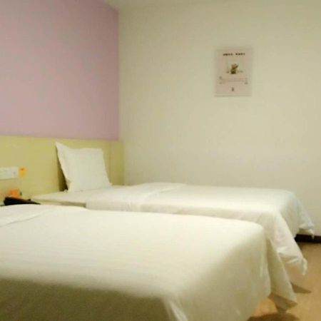 7Days Inn Wuhan Airport Panlong City Bagian luar foto