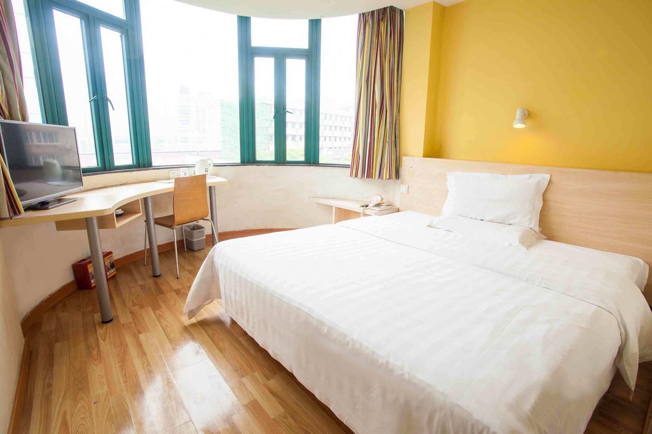 7Days Inn Wuhan Airport Panlong City Bagian luar foto