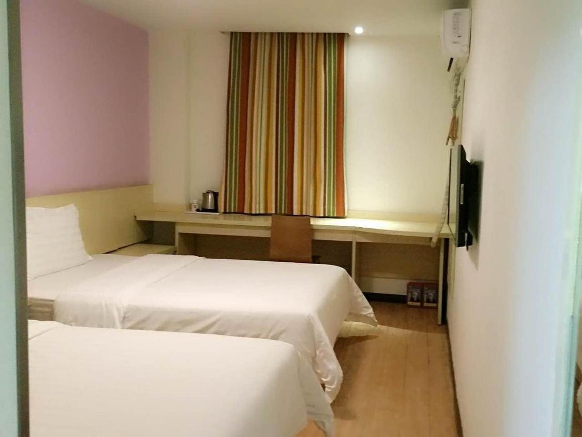 7Days Inn Wuhan Airport Panlong City Bagian luar foto